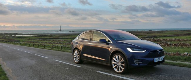 Reprogramiranje vozila Tesla Model X  90D 417