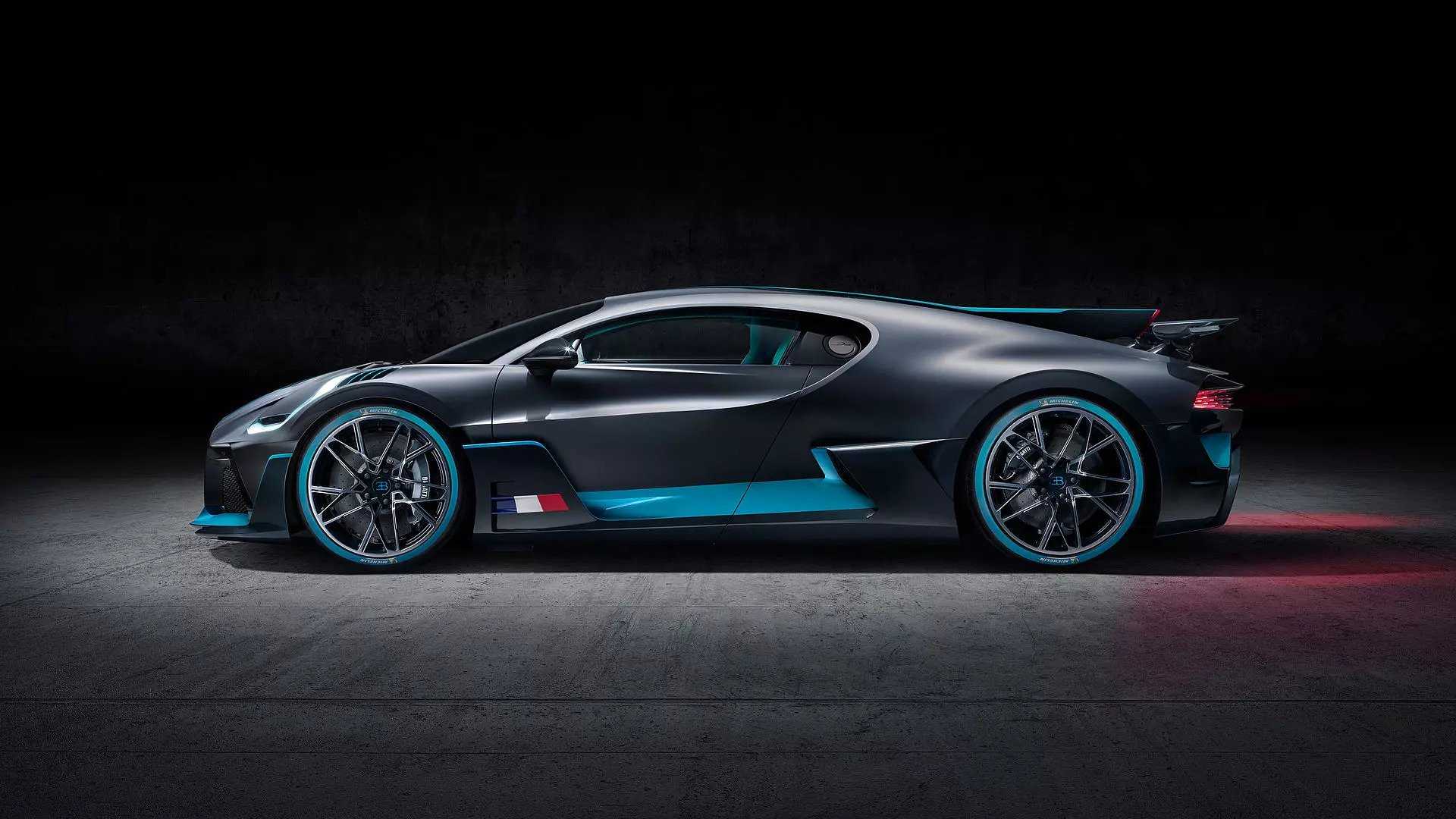 Filing tuning di alta qualità Bugatti Divo 8.0 W16  1521hp