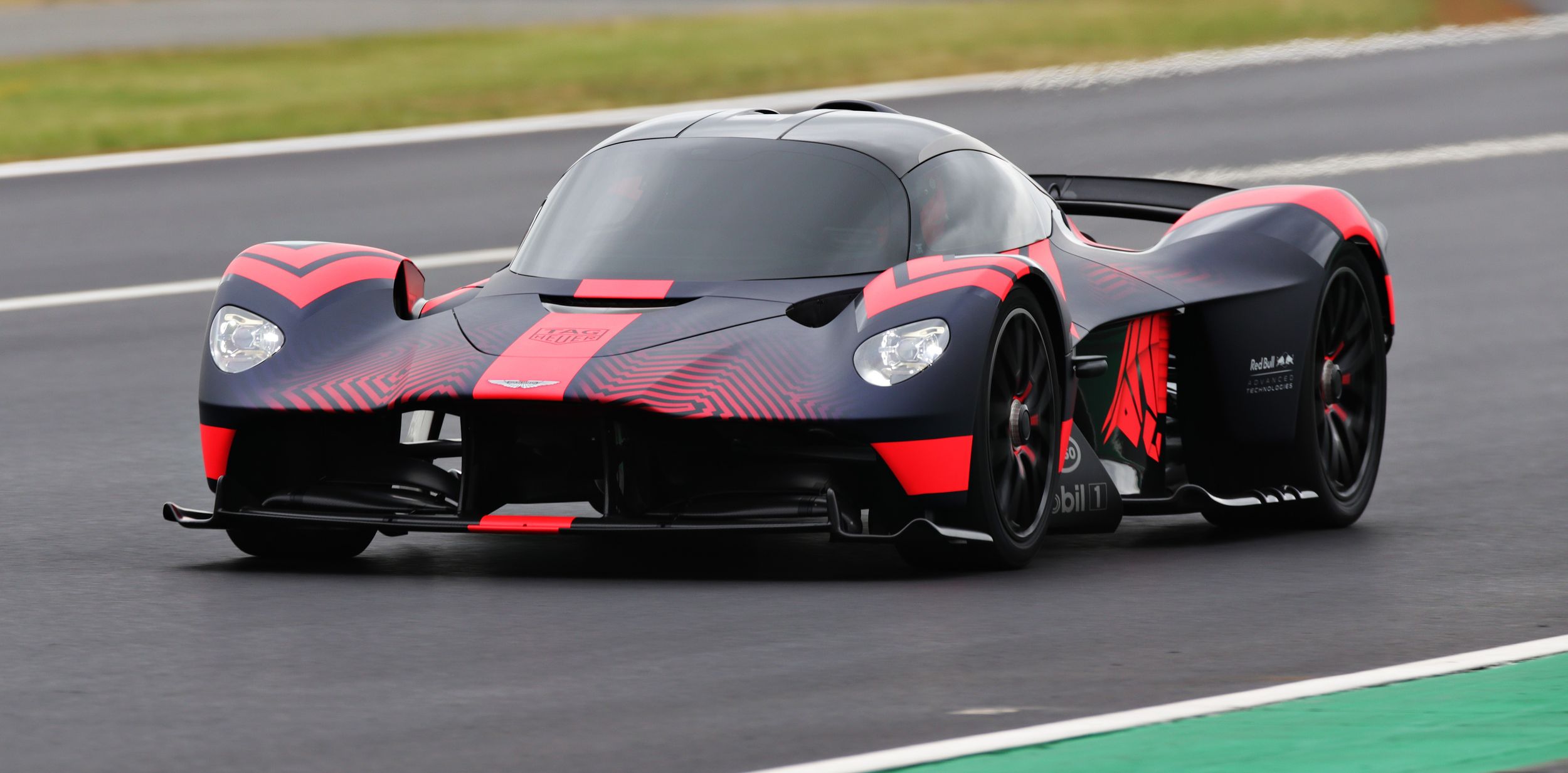 Filing tuning di alta qualità Aston Martin Valkyrie 6.5 V12  1176hp