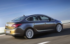 Yüksek kaliteli ayarlama fil Opel Astra 2.0 CDTi Bi-Turbo 195hp